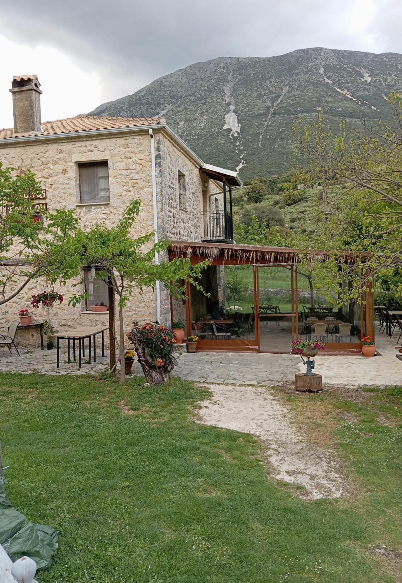 Hotel Xenonas Souliou Samonída Exterior foto