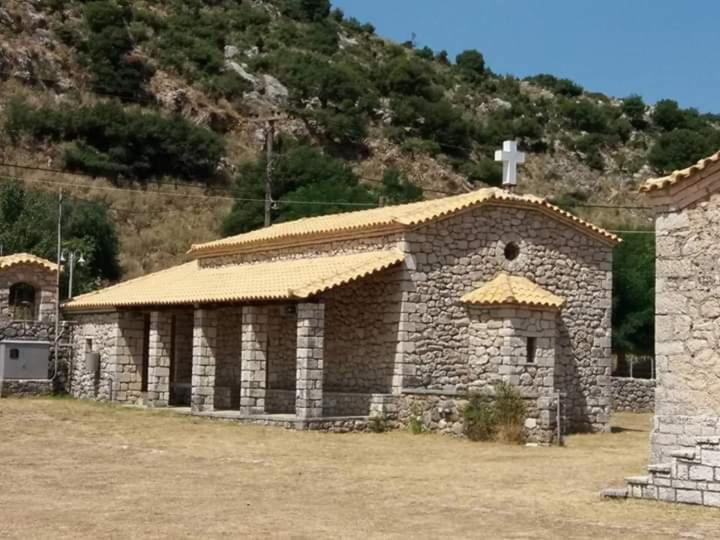 Hotel Xenonas Souliou Samonída Exterior foto
